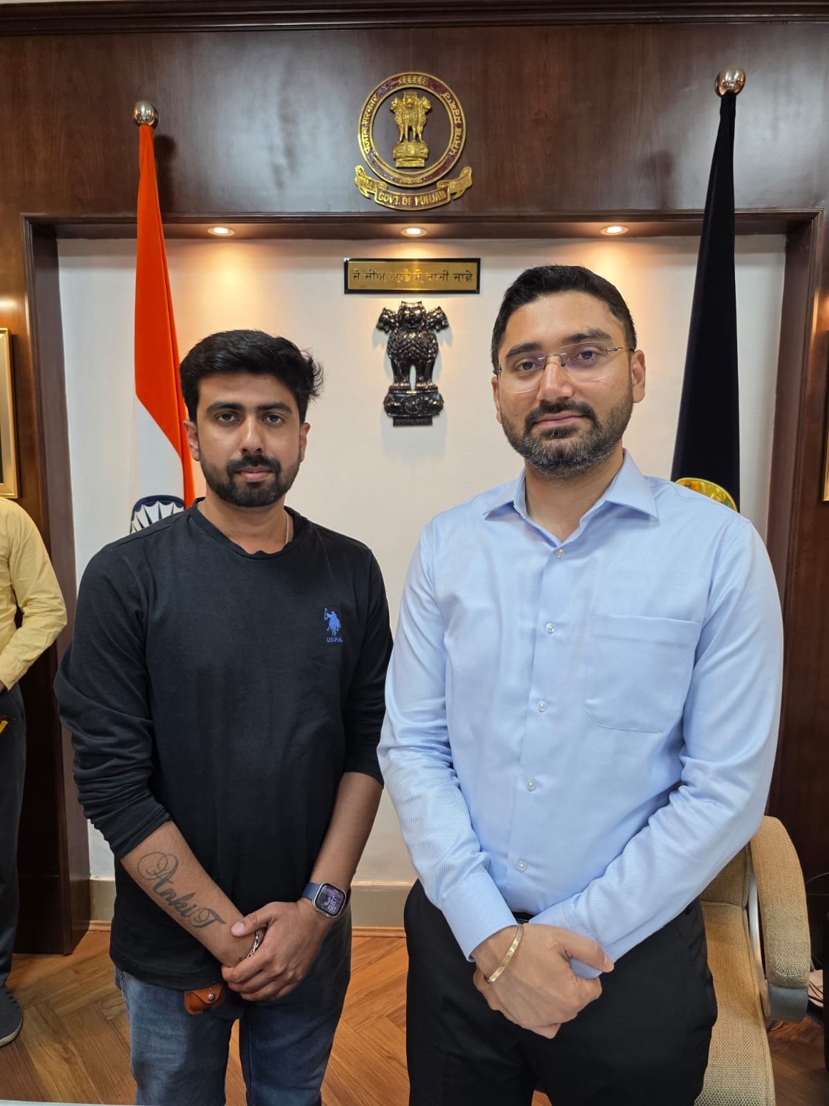 पत्रकारों की प्रसिद्ध संस्था Digital Media Association (DMA) ने फूलों का गुलदस्ता भेंट कर जालंधर के नए डिप्टी कमिश्नर IAS Varjeet Walia का किया स्वागत* 1 d0932e94 219b 40cd b57c 1a90a21b3d2f