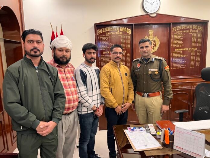 आज नव केसरी टाइम्स के कार्ड को किया रिलीज़