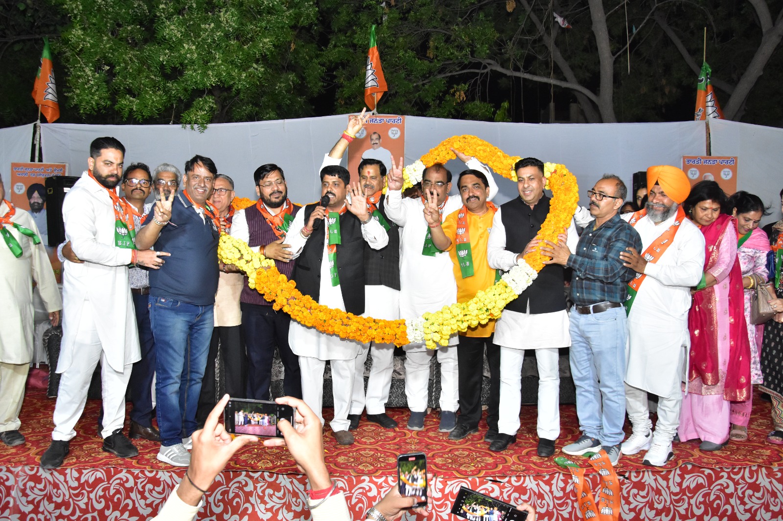 2450a32b fdf1 476c ae04 9644a779c434